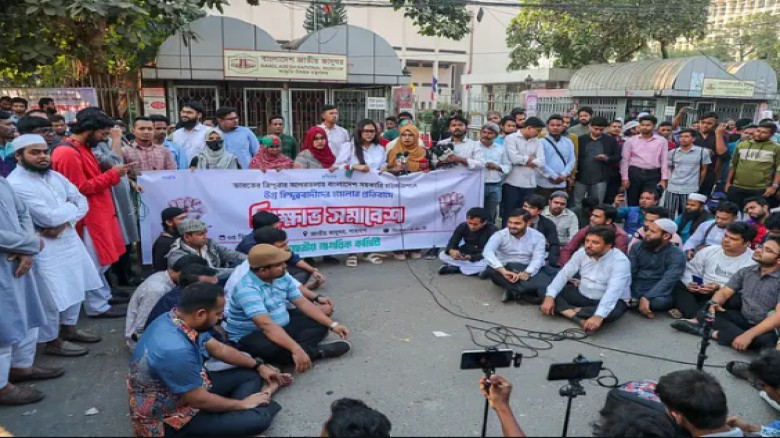 ছবির ক্যাপশন: কোনো সভ্য দেশে কূটনৈতিক স্থাপনায় এ ধরনের হামলা হতে পারে না